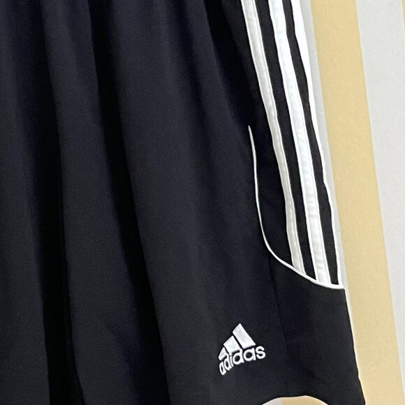 Youth adidas shorts - Picture 3 of 5